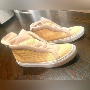 NWT - Matt Bernson Size 39 (8) raffia/ woven & leather high top shoe/ bootie.